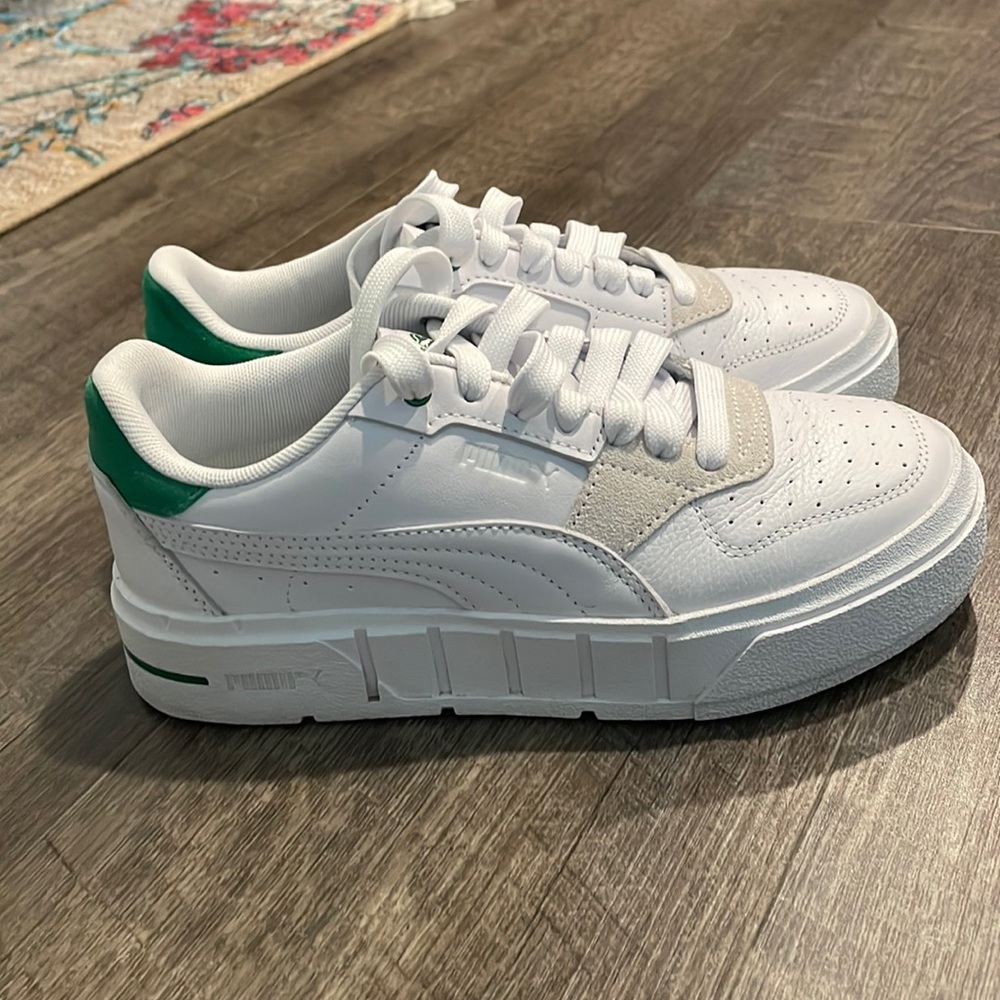 Pumas- size 7